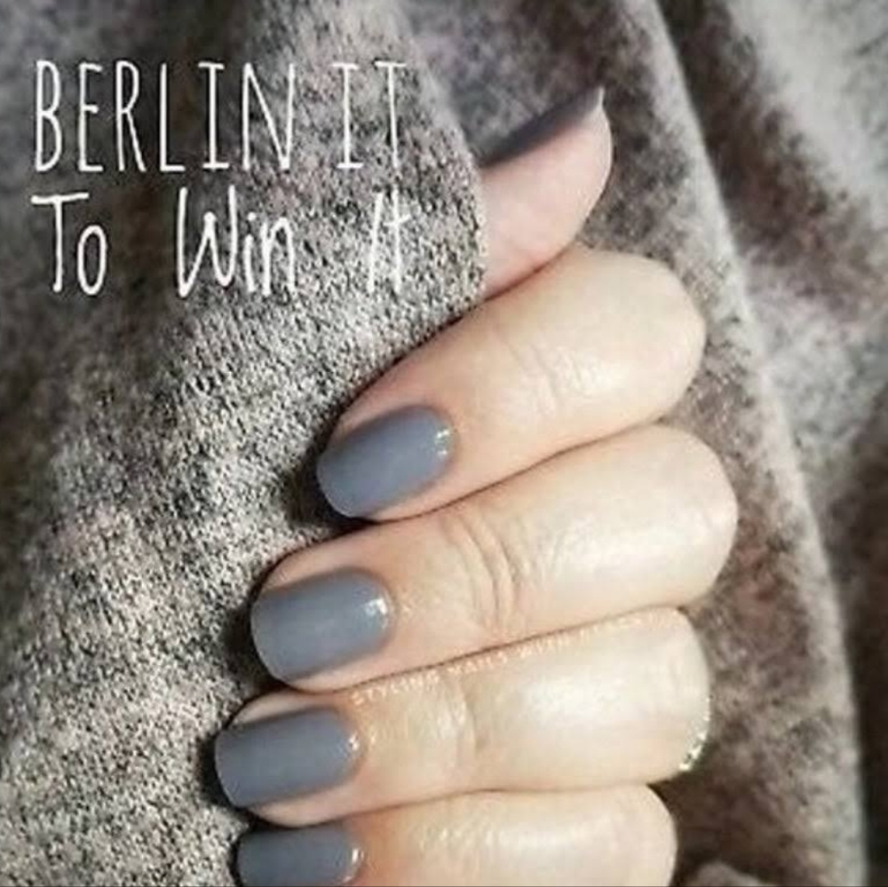 Any 2/$20 Berlin it to win it color street nails
